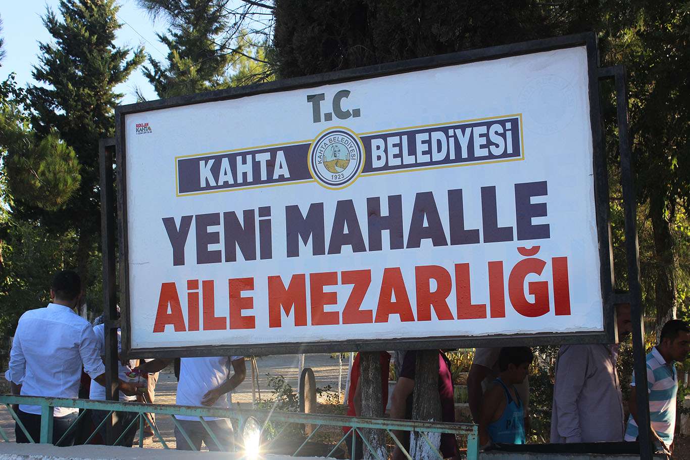 Mahalleli mezarlıkta cenaze namazı kılabilecekleri kapalı alanların yapılmasını istiyor